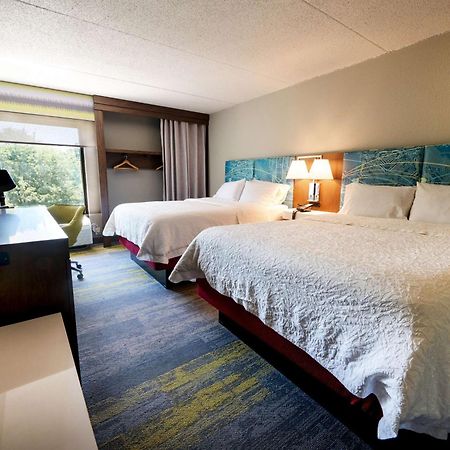 Hampton Inn Flemington Bagian luar foto